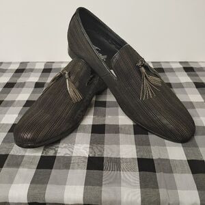 MEN'S AMALI METALLIC STRIPED DESIGN SLIP ON SHOE WITH TASSEL.